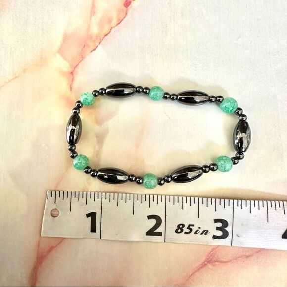 Hematite magnetic green beaded stretchy bracelet - Picture 6 of 7